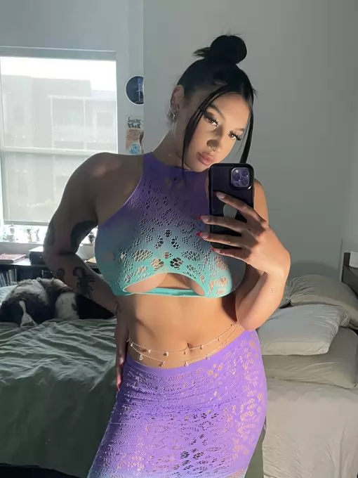 Hi there Im Ainsley hot and sexy and a certified massage therapiest and sensual erotic massages 