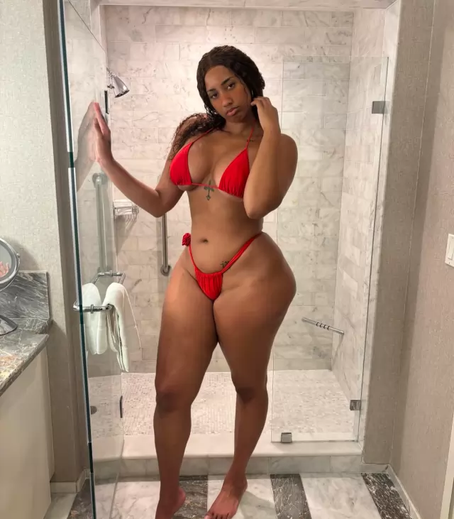 Im available for Incall and out call 