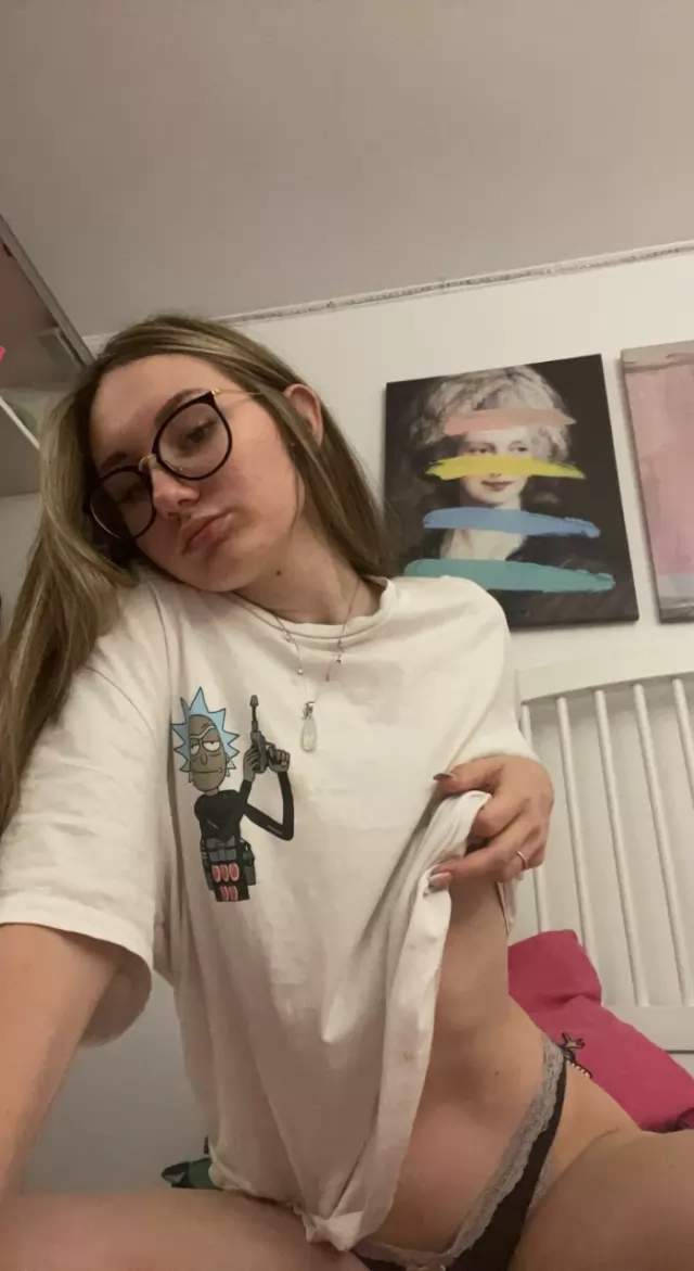 BestHottest in town juicy sexyErotic Hey guys its Rose? Im available now and to have some fun!! And make you have the be