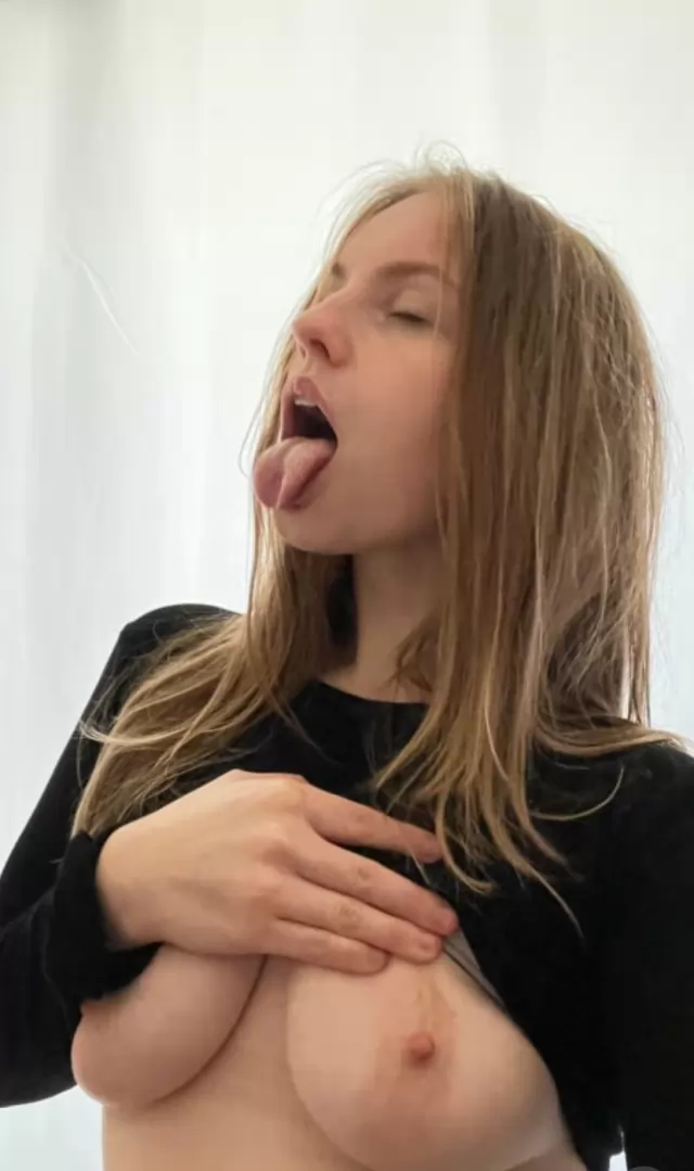 AM DOWN FOR ALL KINDA FUN 