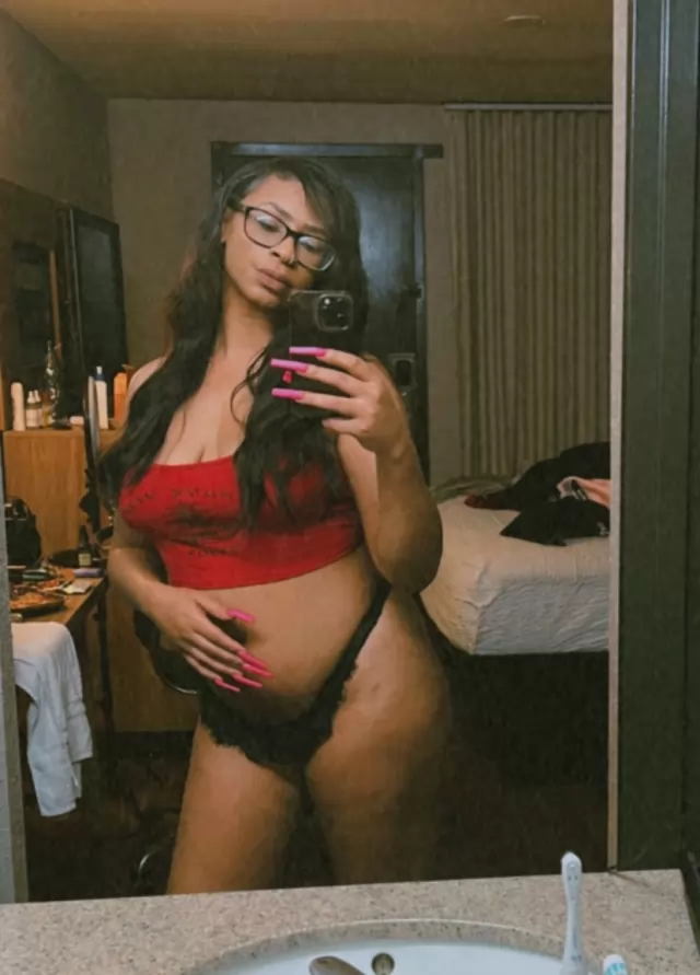 FaceTime session and happy ending 3 HOLES FUCK GFE EXPERIENCED Telegram_ Marissgo12