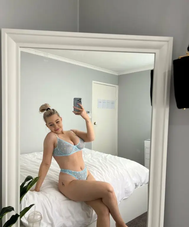 I am available for Incall, Outcall, Car Dates, hookup and phone sex PRETTY WET GIRL, I squirt and orgasm during sex