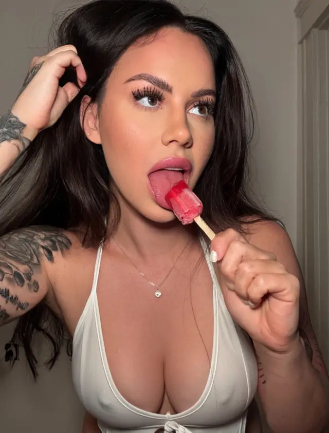 Let me add some excitement to your dayIm available for in-call or out-call experiences.