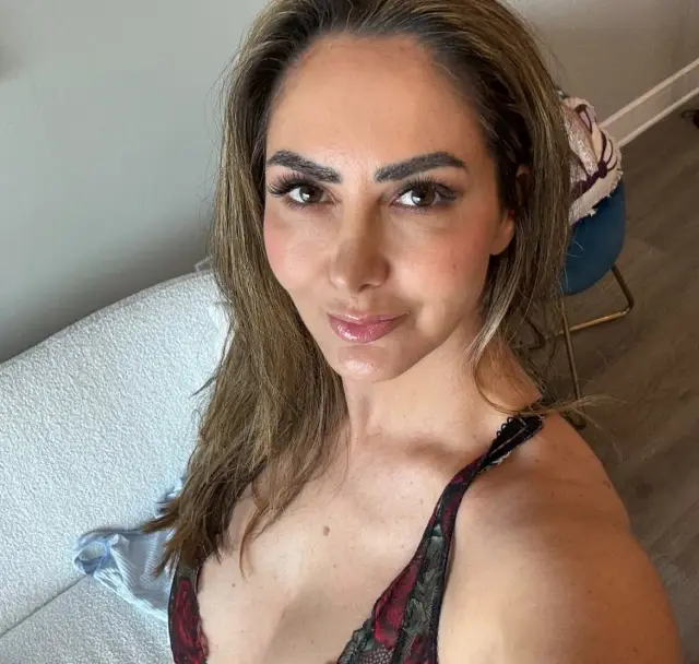 Hi it your favorite sweet girl 