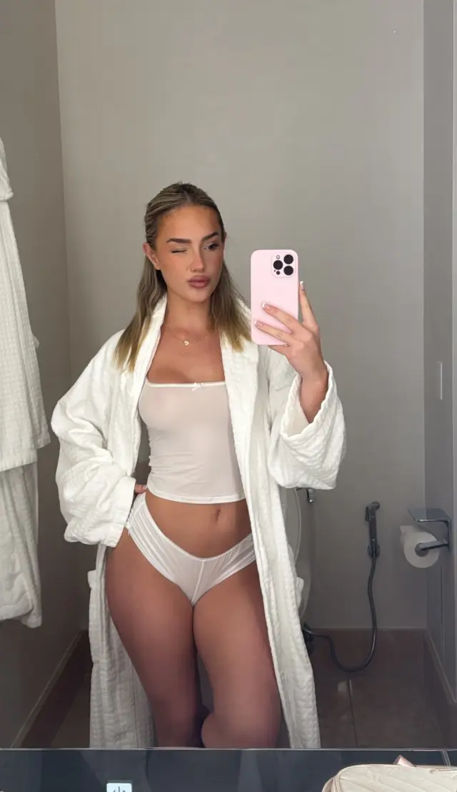 I offer all type of fun bareback Anal Sex..BDSM  Also get all types of party favors  Deep throat  Face sitting, swallow