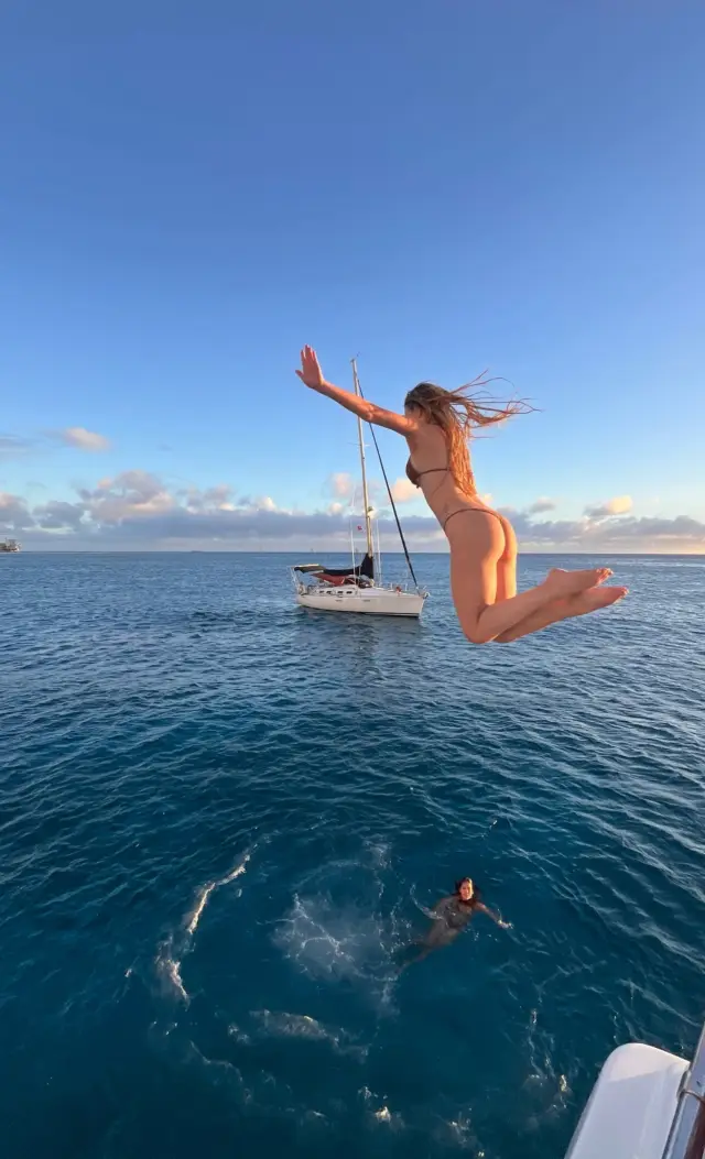 I offer all type of fun bareback Anal Sex..BDSM  Also get all types of party favors  Deep throat  Face sitting, swallow