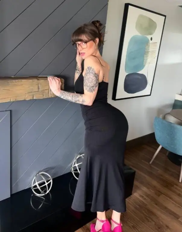 Erotic Nasty bitch ready to make your day fun