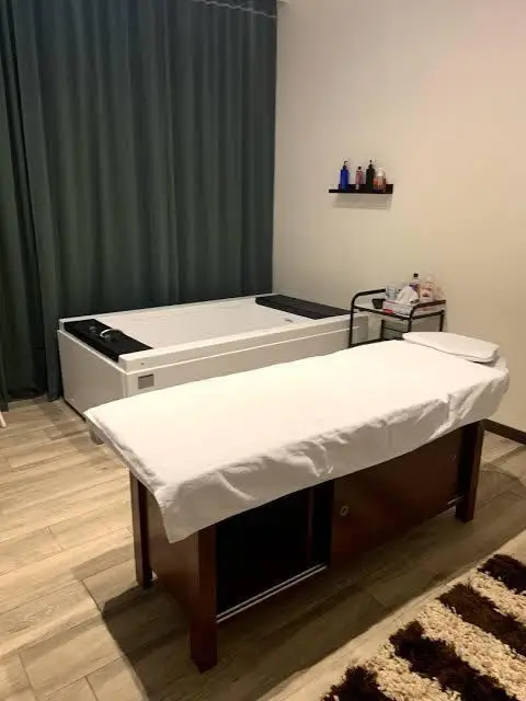 Im available for sex fun and body massage 