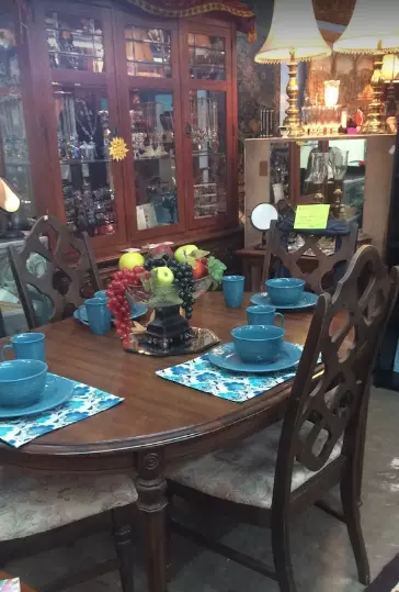 Broken Arrow Antiques  FleaMarket