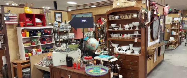 Willowstone Antique Marketplace