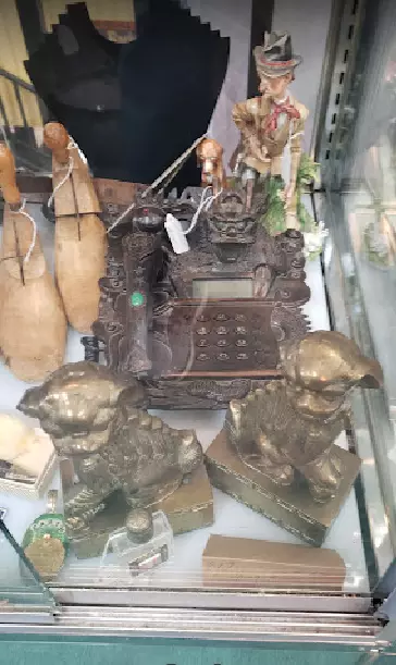 Heirlooms Antique Mall