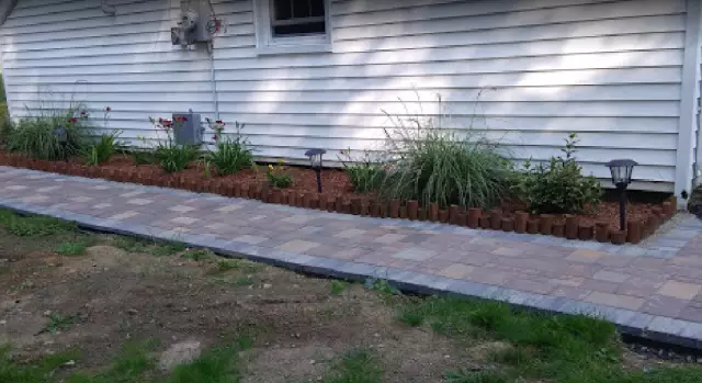 Roosters Landscape  Garden Supply Llc