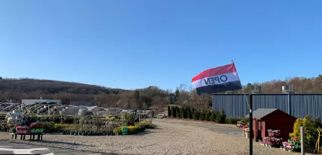 Roosters Landscape  Garden Supply Llc