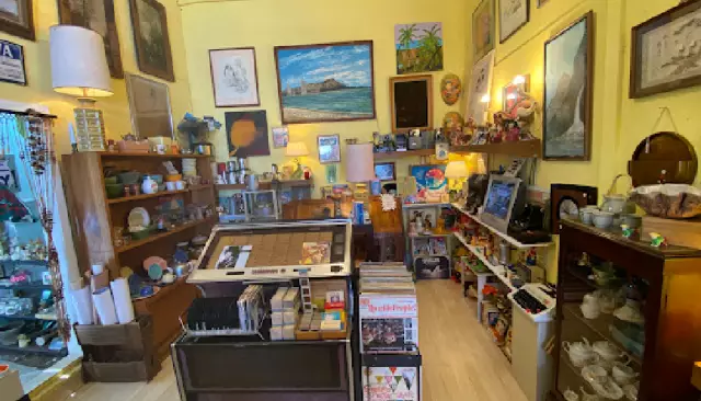 The Knickknackery Antiques And Collectibles Hawaiiana