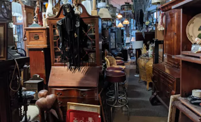 Lost Eras - Vintage Clothing, Antique Dealer  Buyer, Costume  Prop Rental  Vintage Chicago