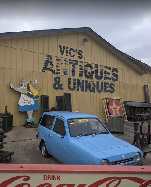 Vics Antiques  Uniques