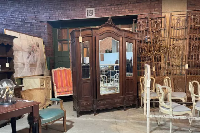 Midland Arts  Antiques Market