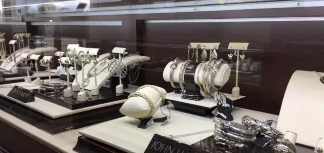 Leos Jewelry  Gifts