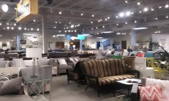 HOM Furniture