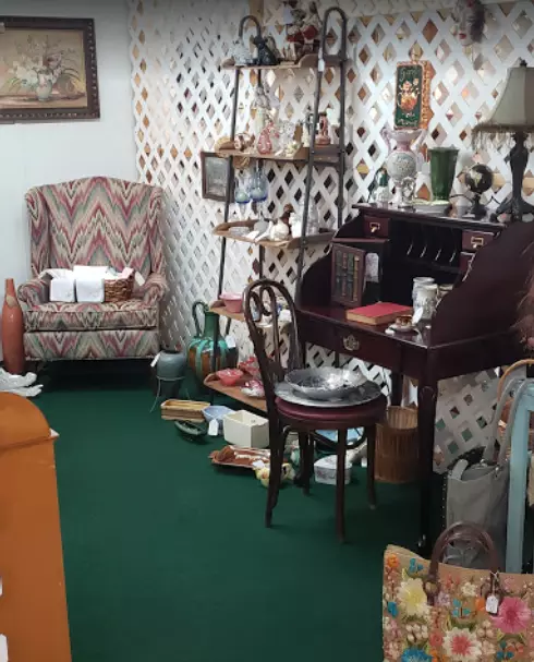 Collins Antiques  More Mall
