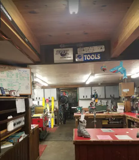 Round House Ski and Sports Center