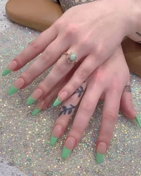 Color your nail with Nail Spa in New York